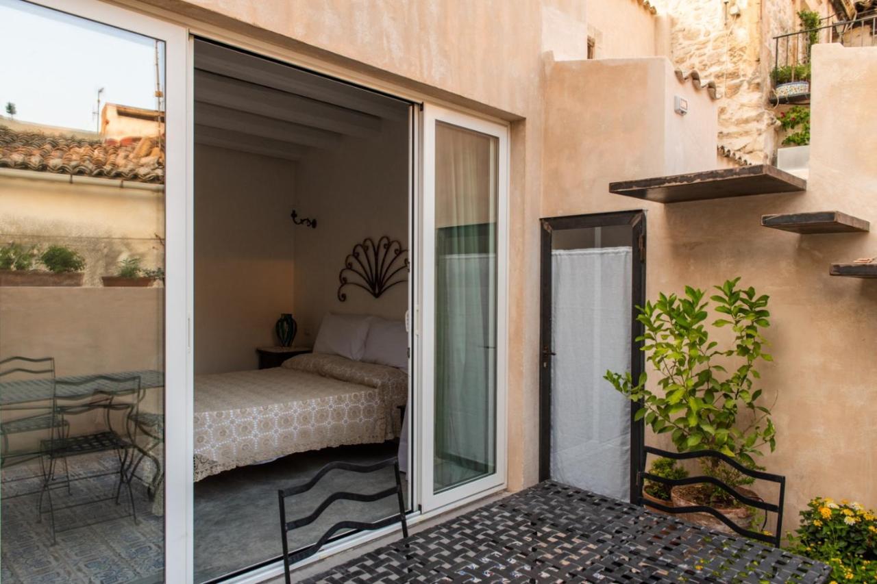 Bed and Breakfast Sanbartolomeo Casa & Putia à Scicli Extérieur photo